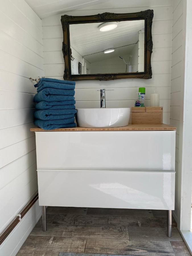 Hotel Secret Garden Glamping à Lymington Extérieur photo