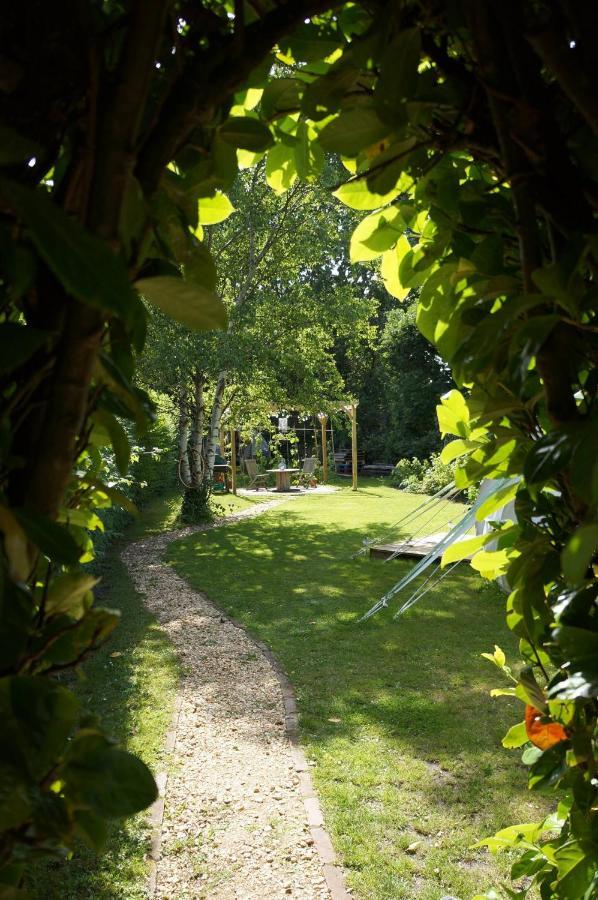 Hotel Secret Garden Glamping à Lymington Extérieur photo