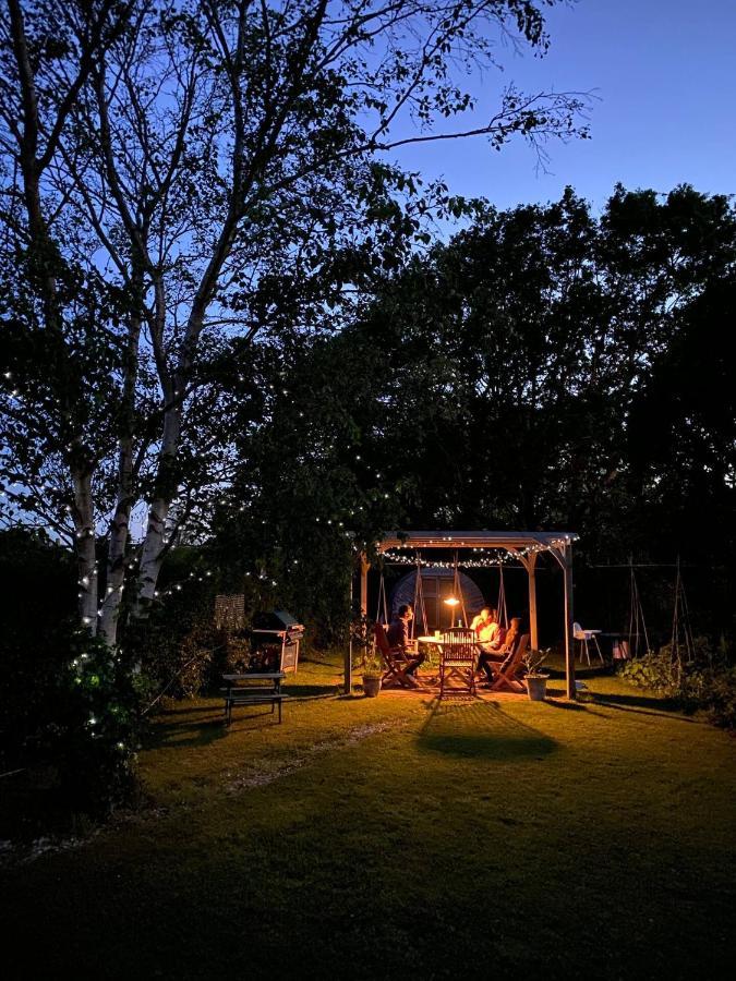 Hotel Secret Garden Glamping à Lymington Extérieur photo