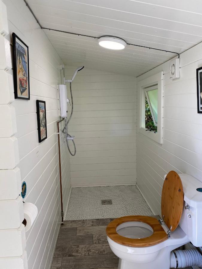 Hotel Secret Garden Glamping à Lymington Extérieur photo
