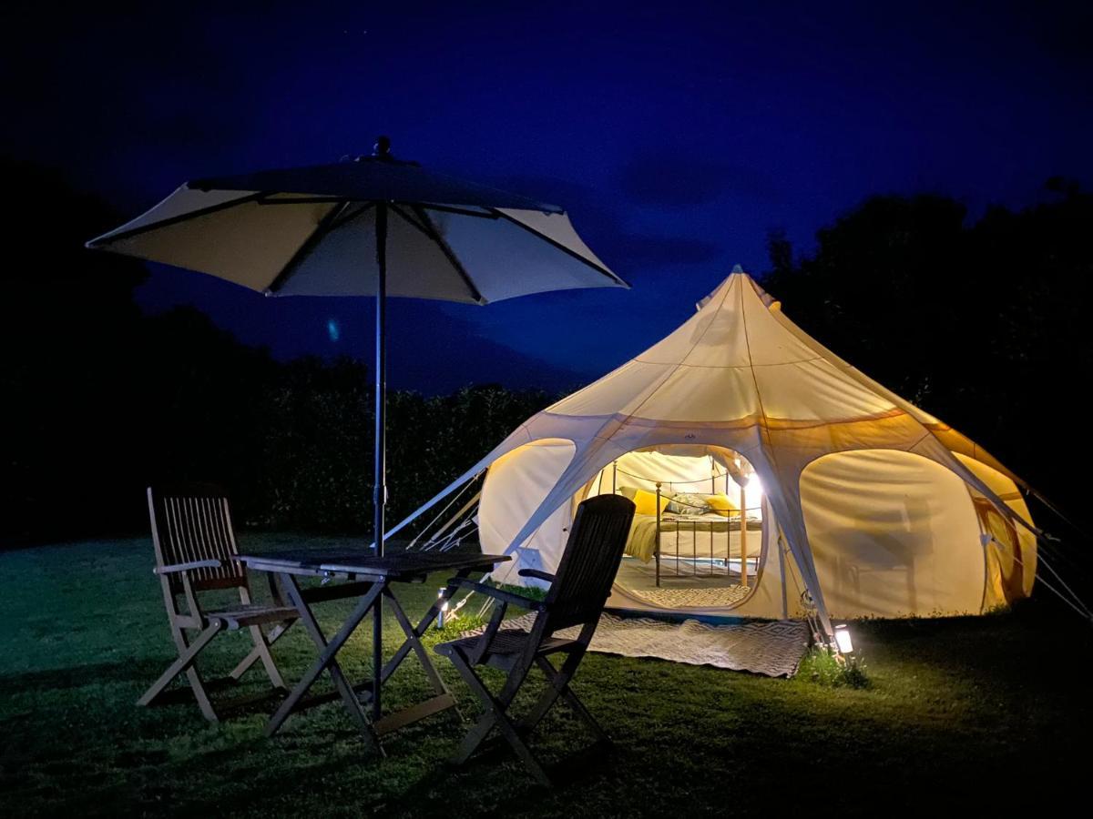Hotel Secret Garden Glamping à Lymington Extérieur photo