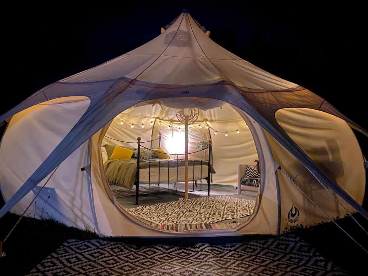 Hotel Secret Garden Glamping à Lymington Extérieur photo