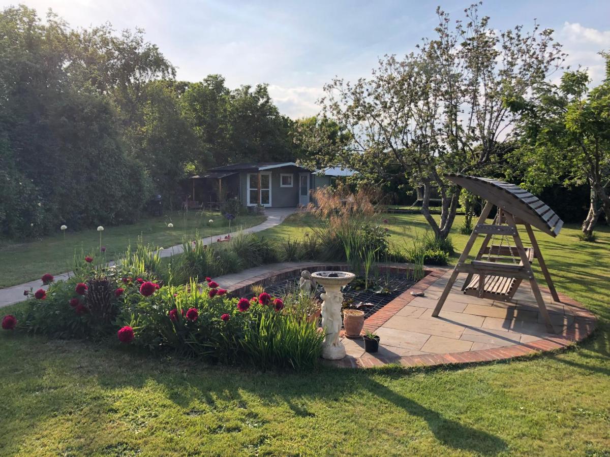 Hotel Secret Garden Glamping à Lymington Extérieur photo