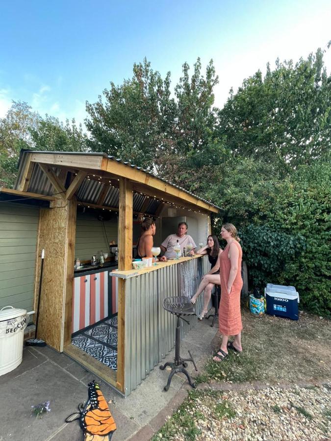 Hotel Secret Garden Glamping à Lymington Extérieur photo