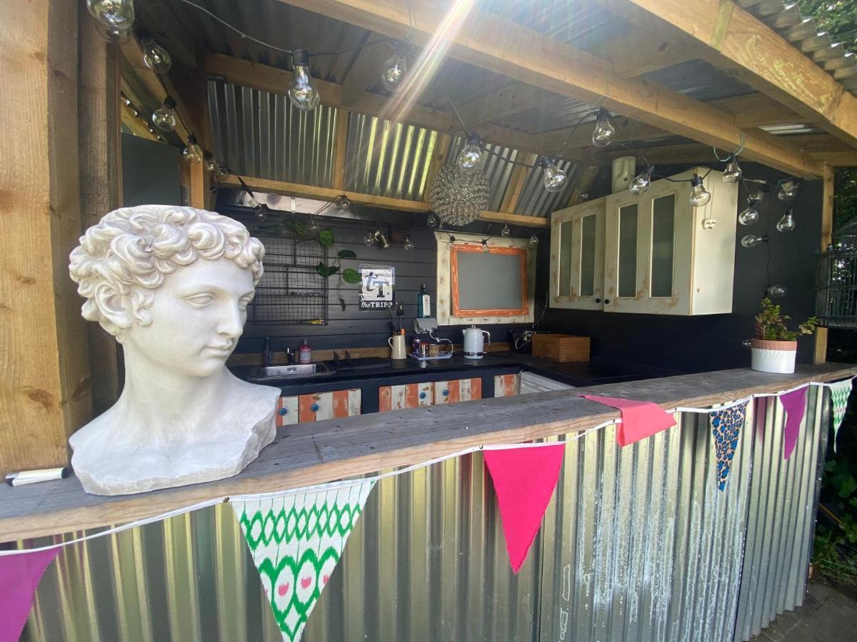 Hotel Secret Garden Glamping à Lymington Extérieur photo