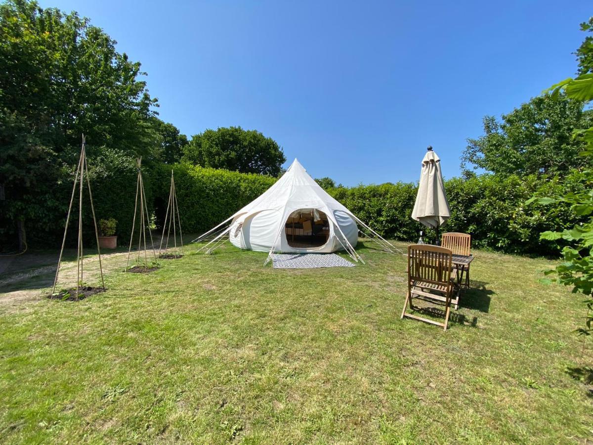 Hotel Secret Garden Glamping à Lymington Extérieur photo