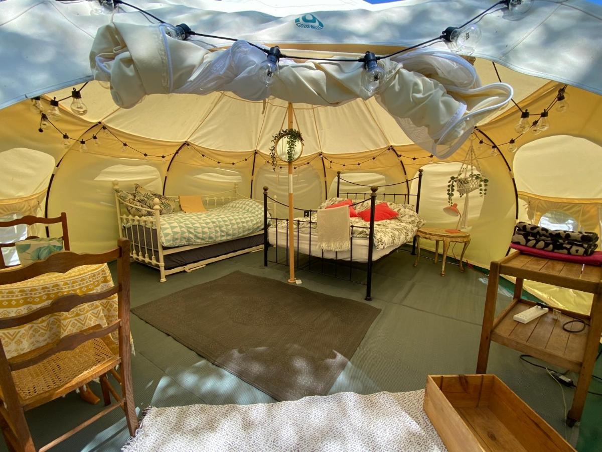 Hotel Secret Garden Glamping à Lymington Extérieur photo