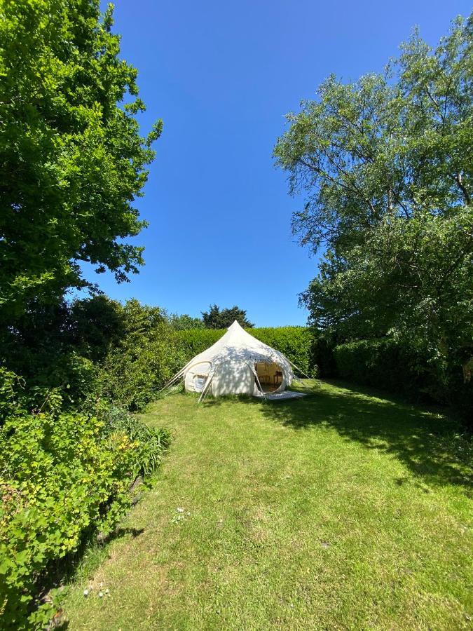 Hotel Secret Garden Glamping à Lymington Extérieur photo